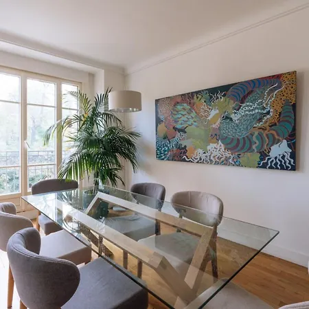 Opulent Ideal For 4 Buttes Chaumont! *